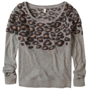 🦋 Moth Gray Leopard Print Sweater